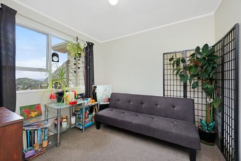 Photo of property in 3 Oldham Way, Crofton Downs, Wellington, 6035