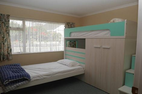 Photo of property in 9 Greenaway Road, Waikanae, 5036