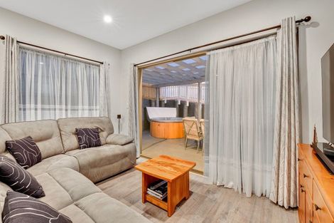 Photo of property in 3 Whale Bay Rise, Gulf Harbour, Whangaparaoa, 0930