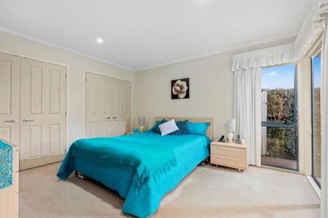 Photo of property in 3 Margaret Henry Crescent, Oteha, Auckland, 0632