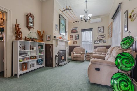 Photo of property in 26 Ross Street, Woodville, 4920