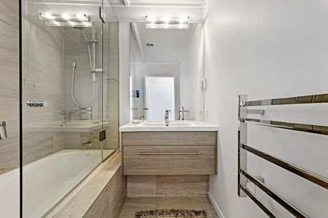 Photo of property in 2/14 Mere Road, Taupo, 3330