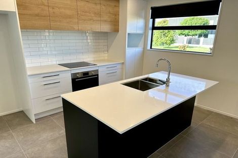 Photo of property in 6c Jern Place, Eastern Beach, Auckland, 2012