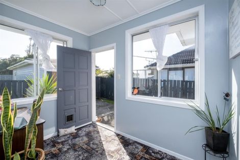 Photo of property in 100 Hathaway Street, Stratford, 4332