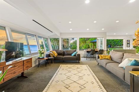 Photo of property in 1100a Whangaparaoa Road, Tindalls Beach, Whangaparaoa, 0930