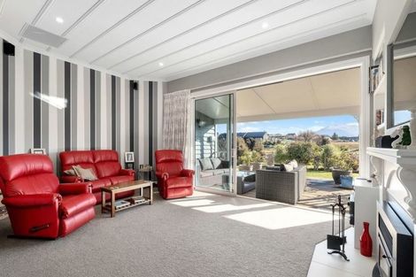 Photo of property in 2 Hidden Hills Drive, Wanaka, 9305