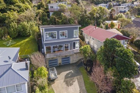 Photo of property in 319 Main Road, Tawa, Wellington, 5028