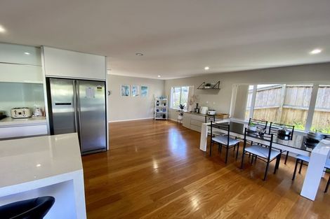 Photo of property in 14 Ballyboe Place, Pinehill, Auckland, 0632