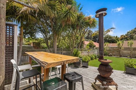 Photo of property in 8 Saint Leonard Street, Saint Johns Hill, Whanganui, 4501