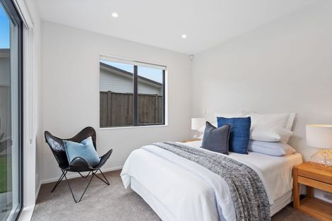 Photo of property in 5 Parkmore Drive, Rosehill, Papakura, 2113