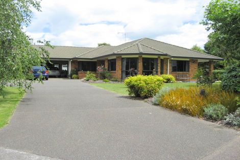 Photo of property in 12 Collie Road, Pukekohe, 2120