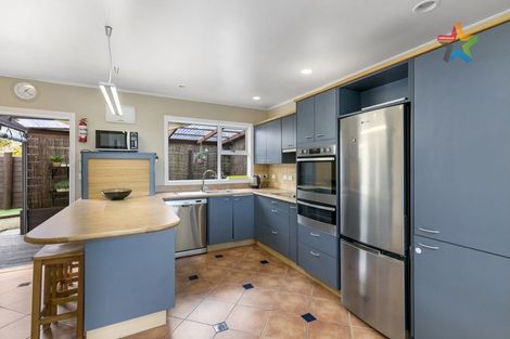 Photo of property in 52 Titiro Moana Road, Korokoro, Lower Hutt, 5012