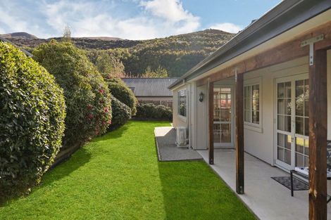 Photo of property in 9 Innes Place, Arrowtown, 9302