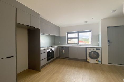 Photo of property in 96d Triangle Road, Massey, Auckland, 0614