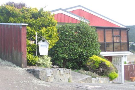 Photo of property in 32 Collier Avenue, Karori, Wellington, 6012