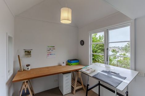 Photo of property in 8 Paradise Road, Napier South, Napier, 4110