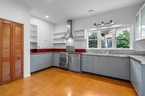 Photo of property in 33 Dalethorpe Avenue, Fairfield, Hamilton, 3214