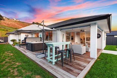 Photo of property in 2 Glenvale Place, Pyes Pa, Tauranga, 3112