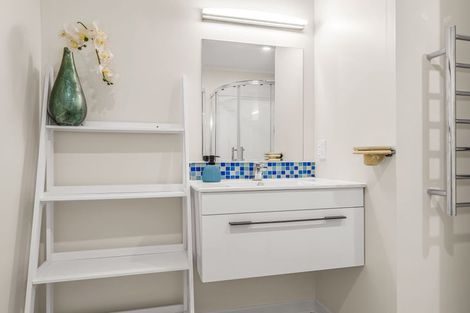 Photo of property in 9 Cooper Avenue, Holdens Bay, Rotorua, 3010