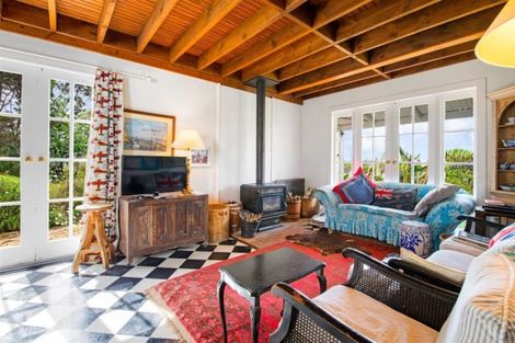 Photo of property in 209 Forest Road, Waiatarua, Auckland, 0612