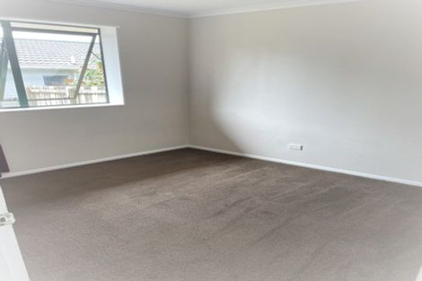 Photo of property in 31 Broadfield Street, Massey, Auckland, 0614