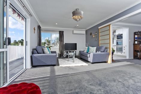 Photo of property in 1/42 Toroa Street, Torbay, Auckland, 0630