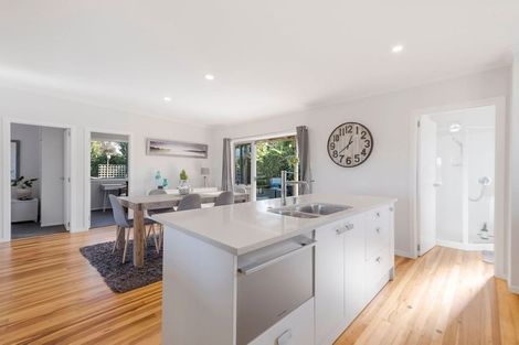 Photo of property in 900b Whangaparaoa Road, Manly, Whangaparaoa, 0930