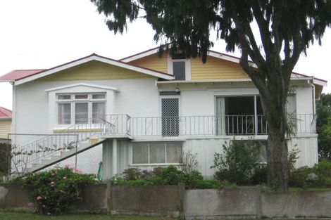 Photo of property in 28 Te Atatu Road, Te Atatu South, Auckland, 0610