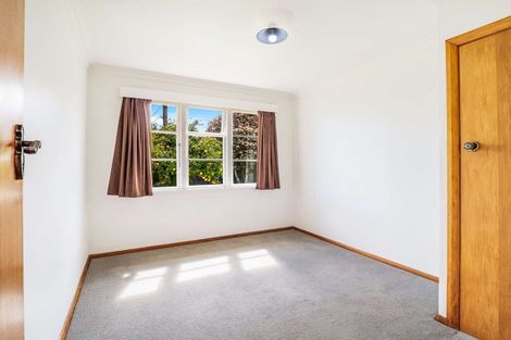 Photo of property in 15 Mako Mako Road, Levin, 5510