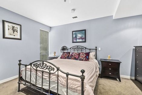 Photo of property in Dune, 2c/138 Oriental Parade, Oriental Bay, Wellington, 6011