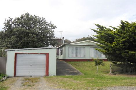 Photo of property in 164 Kahukura Avenue, Waitarere Beach, Levin, 5510
