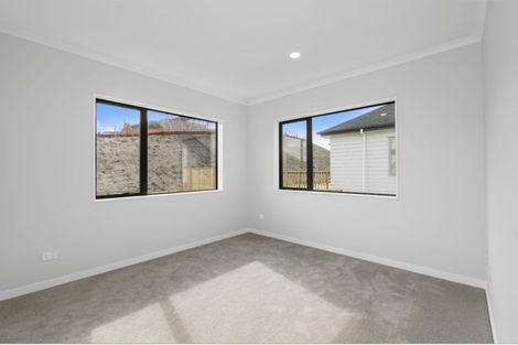 Photo of property in 104 Godfrey Drive, Orewa, 0931