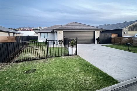 Photo of property in 61 Bert Wall Drive, Omokoroa, 3114