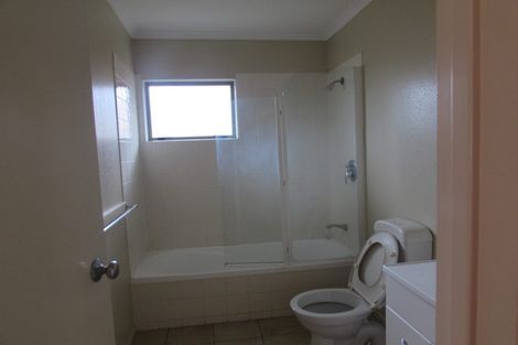 Photo of property in 2 Wheaton Place, Glen Eden, Auckland, 0602