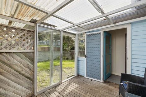 Photo of property in 3 Wiremu Place, Blagdon, New Plymouth, 4310