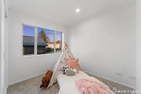 Photo of property in 208a Henderson Valley Road, Henderson, Auckland, 0612