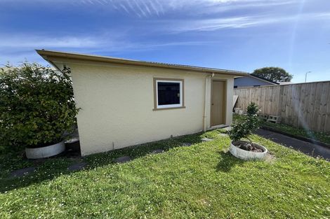 Photo of property in 8 Lowestoft Place, West End, Palmerston North, 4412