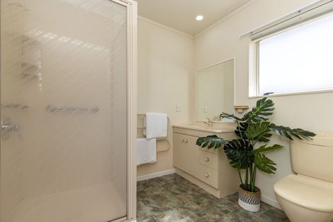 Photo of property in 22 Kowhai Grove, Raumati Beach, Paraparaumu, 5032