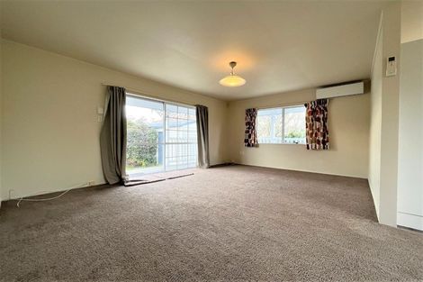 Photo of property in 34 Oxford Street, Fairfield, Hamilton, 3214