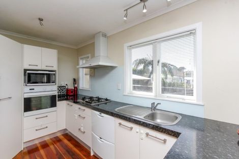 Photo of property in 16 Kenmore Street, Westown, New Plymouth, 4310