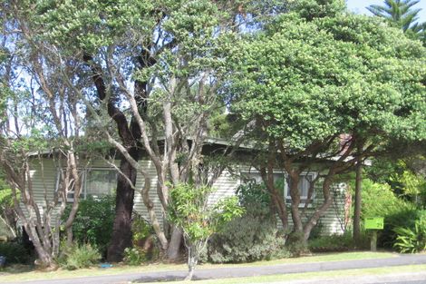 Photo of property in 23 Le Roy Terrace, Birkenhead, Auckland, 0626