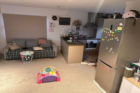 Photo of property in 121 Carlisle Road, Northcross, Auckland, 0632