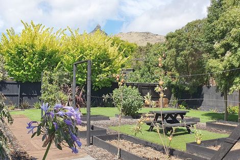 Photo of property in 6 Deavoll Place, Heathcote Valley, Christchurch, 8022