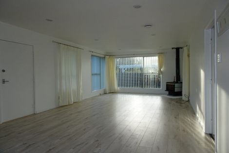 Photo of property in 6 Allington Road, Massey, Auckland, 0614