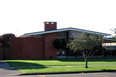 Photo of property in 3 Pitama Road, Awapuni, Palmerston North, 4412