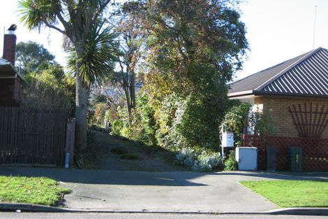 Photo of property in 4 Warren Crescent, Hillmorton, Christchurch, 8025