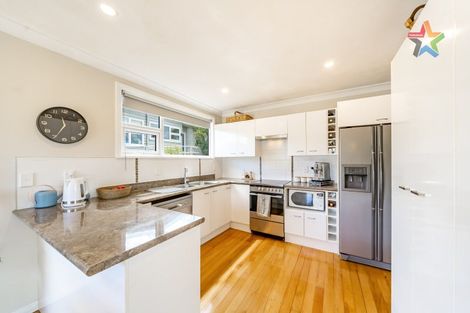 Photo of property in 11 Manor Drive, Stokes Valley, Lower Hutt, 5019