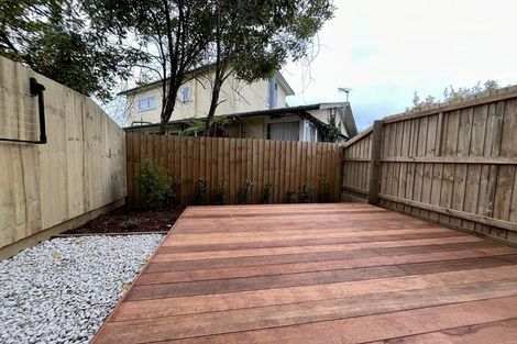 Photo of property in 2/12 Trist Place, Edgeware, Christchurch, 8013