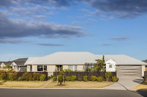 Photo of property in 19 Cupples Street, Papamoa Beach, Papamoa, 3118