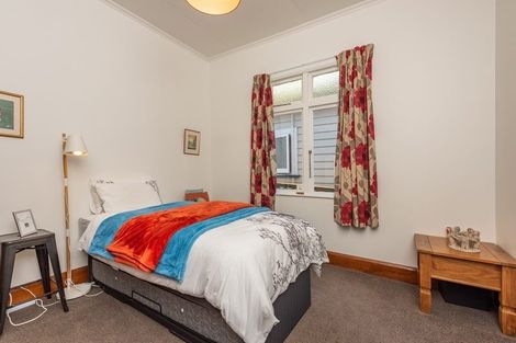 Photo of property in 99 Onepu Road, Lyall Bay, Wellington, 6022